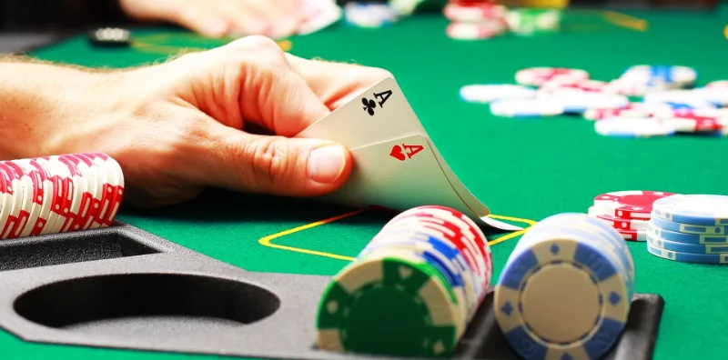 Một số thuật ngữ dùng trong game bài Poker đổi thưởng uy tín