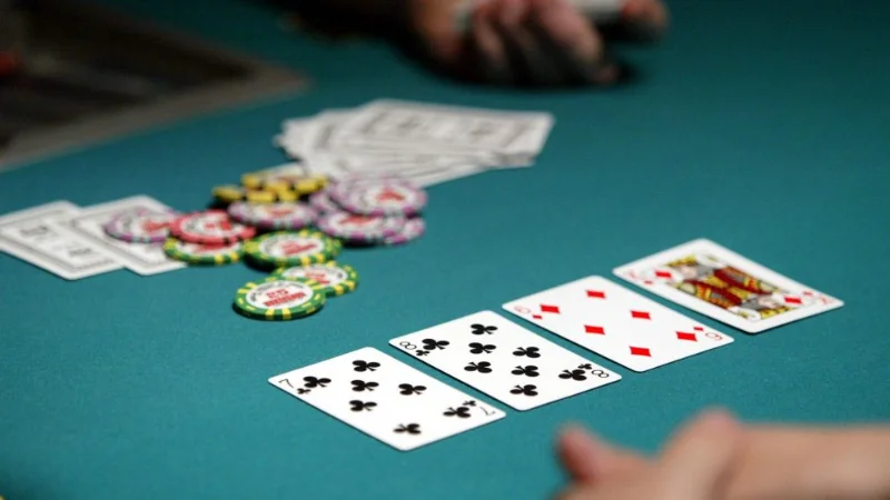 Ứng dụng tight vào game bài Poker đổi thưởng uy tín